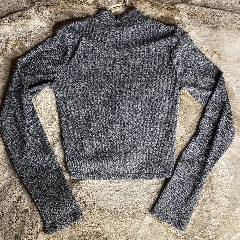 Gray top